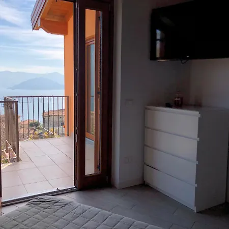 Vista Lago Con E Piscina *